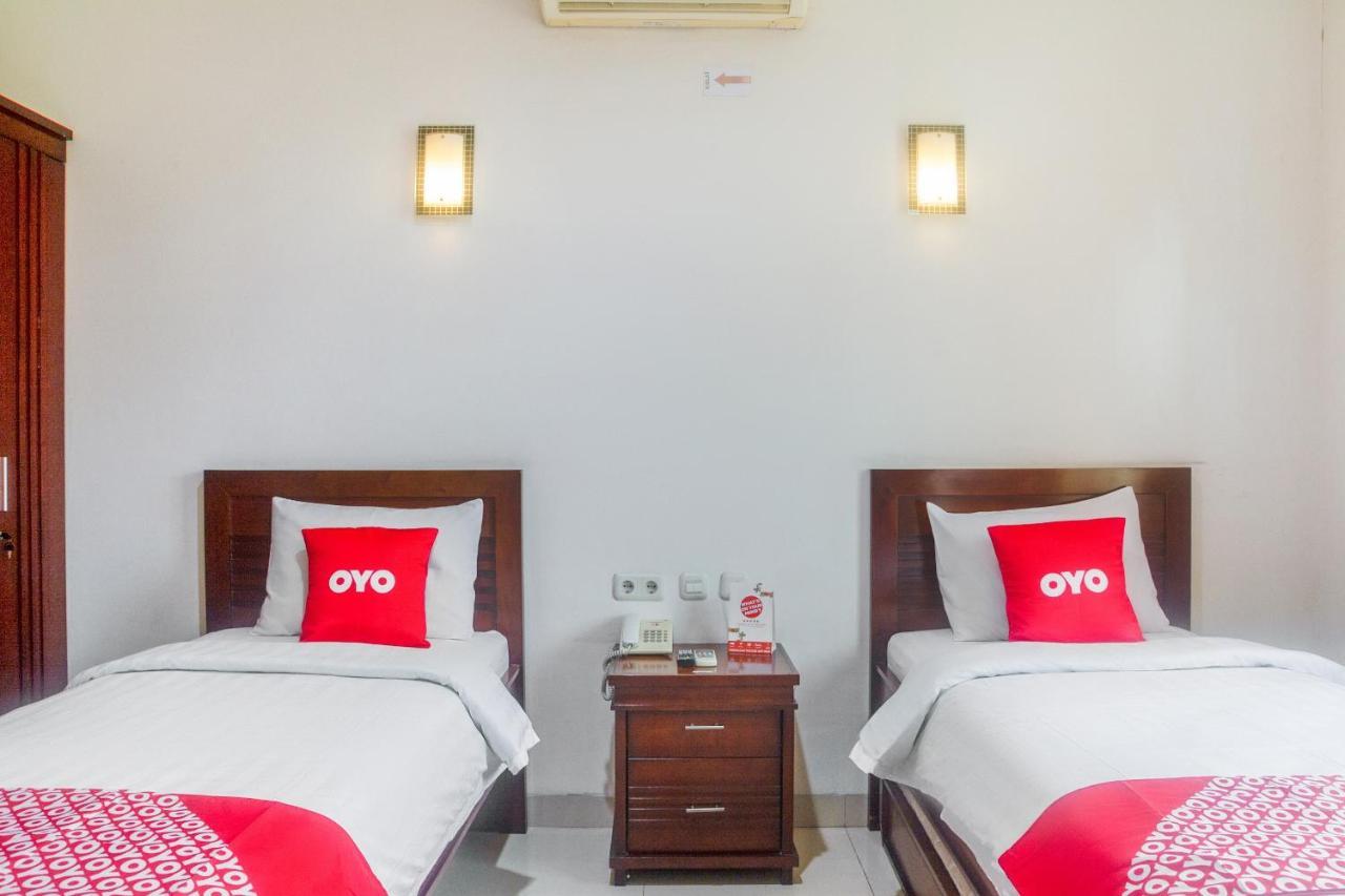 Oyo 3894 Karunia Muslim Syariah Hotel Jakarta Exterior photo