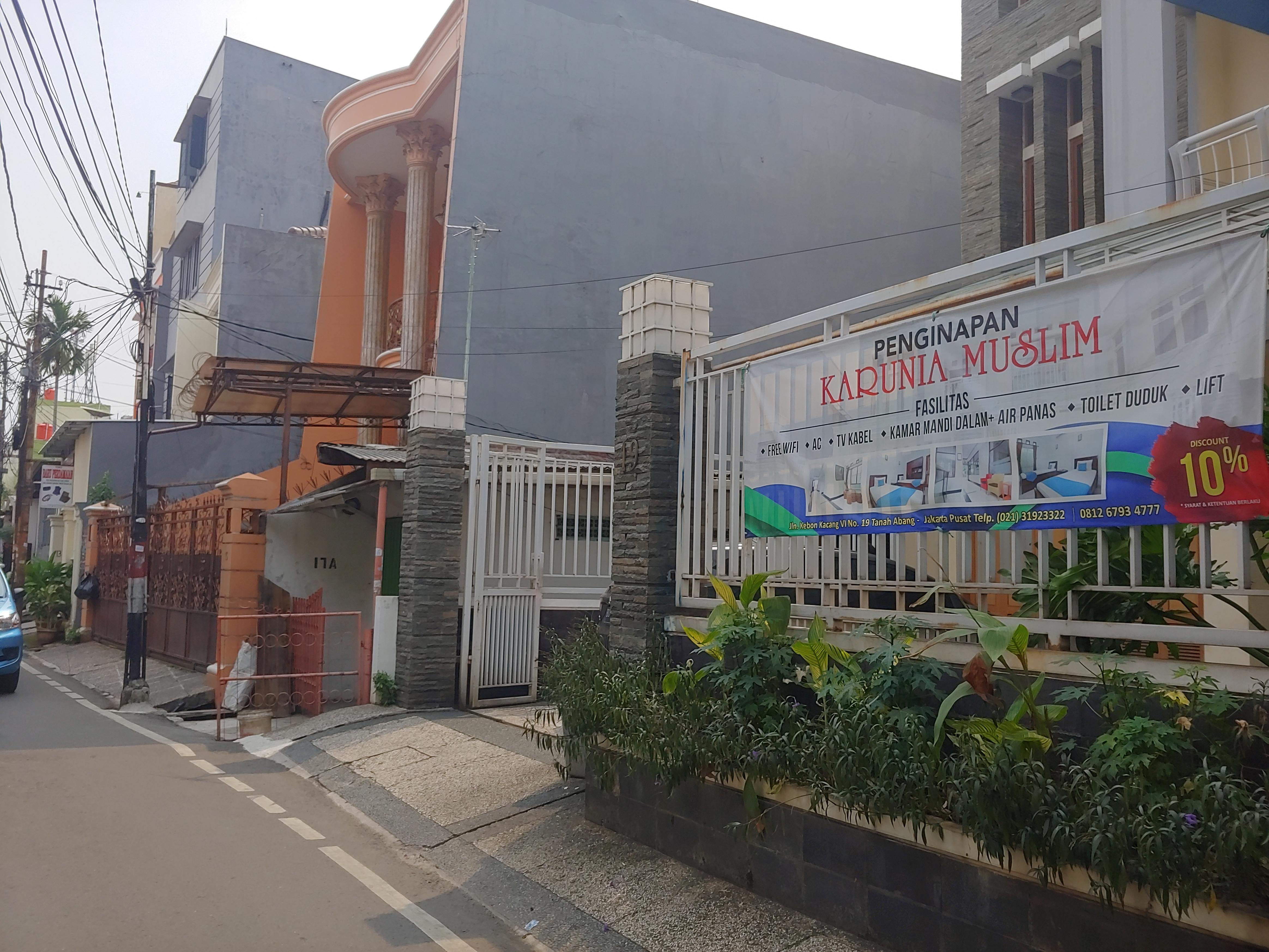 Oyo 3894 Karunia Muslim Syariah Hotel Jakarta Exterior photo